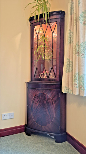 Mahogany corner display - mahogany,