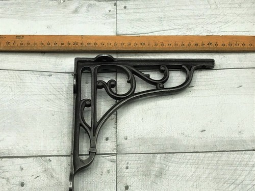 Shelf bracketspair cast - shelf, of