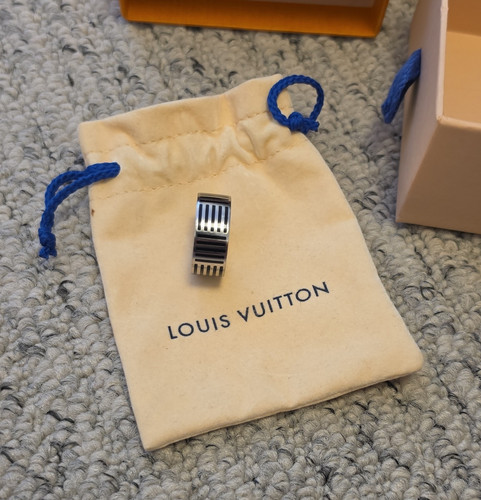 Louis vuitton men - vuitton, engraved