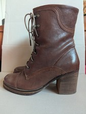 J Shoes Aphex brown boots, size 4. Zip And lace up, block heel, warm lining.