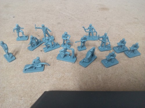 Figures unbranded - 1/72,