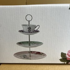 Mikasa/V&A Alice In Wonderland