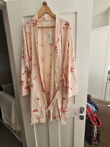 Dressing gown size xl - gown.,