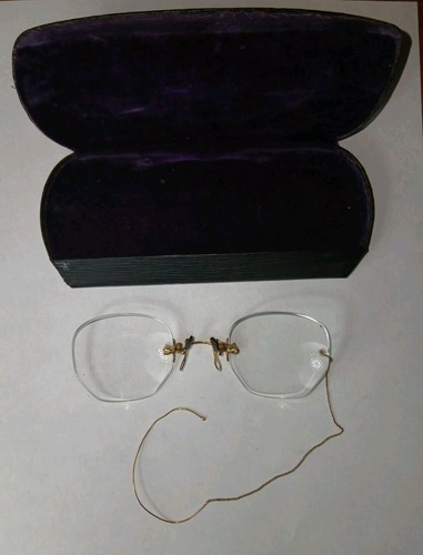 Antique pince nez - pince, ear
