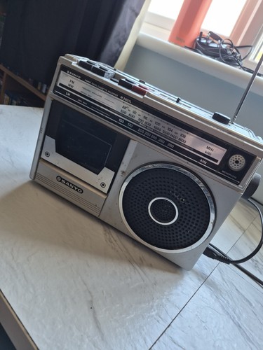 Sanyo m2801l boom box vintage - boom,