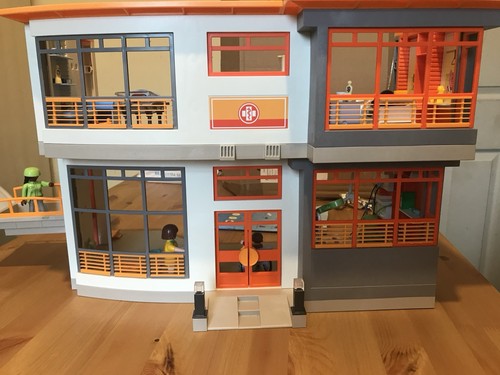 Playmobil hospital building - playmobil,