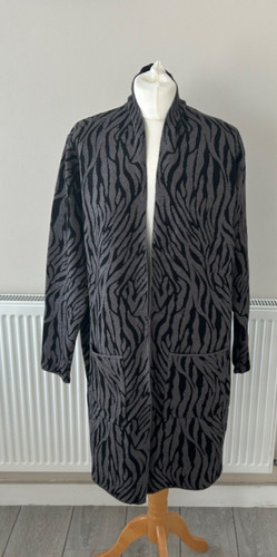 Bnwt casamia grey - bnwt,