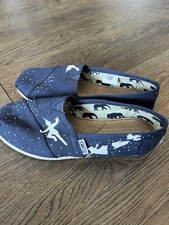 Toms Navy Canvas Classics