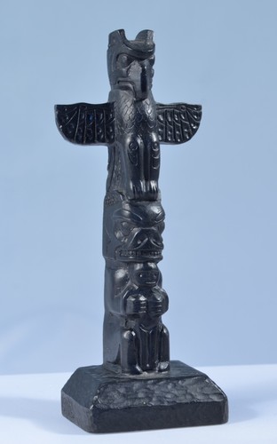 Totem pole eagle boma canada - eagle,