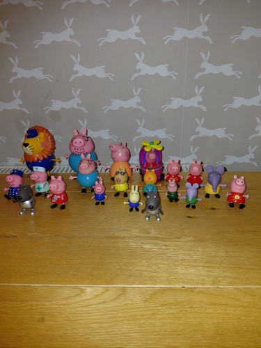 Peppa pig figures - peppa, lion