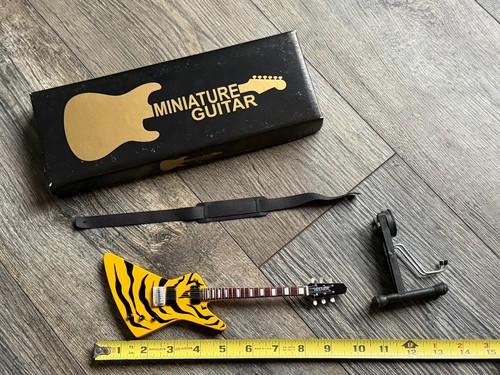 Kiss guitar mini replica - guitar,
