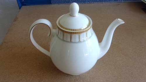 Royal doulton sovereign - ,