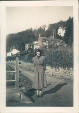 1954 Symonds Yat Smiling woman