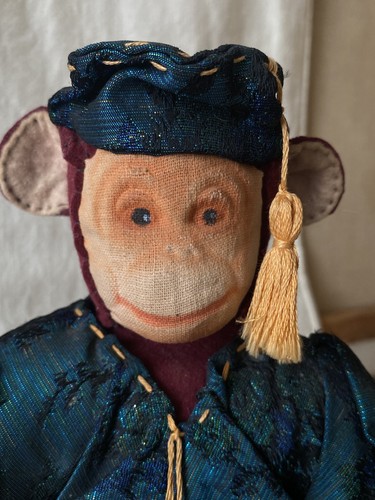 Early antique felt monkey - ,