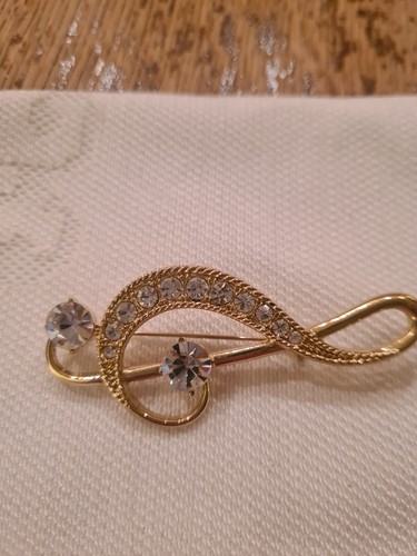 Vintage gold tone - tone, clef