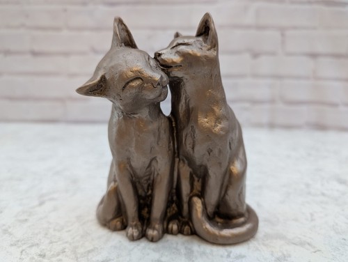 Yum and friend bronze - bronze, cats