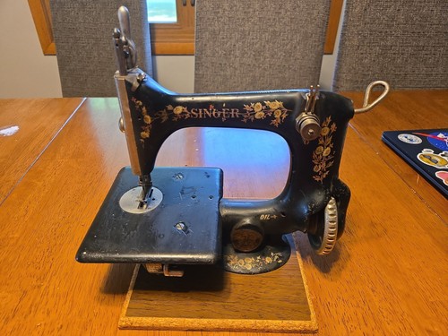 Antique singer sewing - antique,