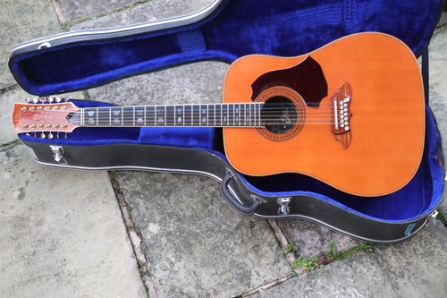 Vintage acoustic guitar - vintage,