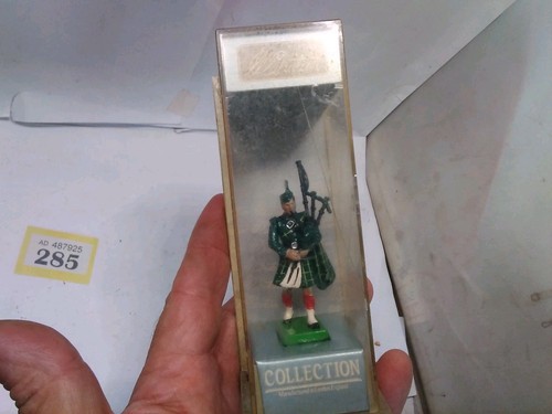 Britains detail scottish piper - scottish,