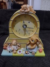 Pendelphin Bunny Clock - Battery Operated Bunny Clock