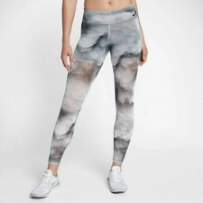 NIKE Power Women’s Legendary