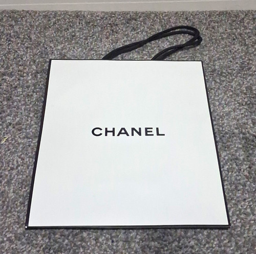 Authentic chanel white gift - white,