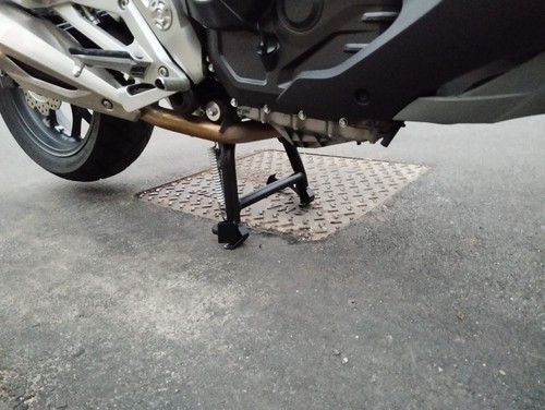 Honda 750 centerstand - 750, x