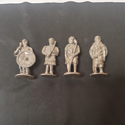 Set pewter miniature - of,