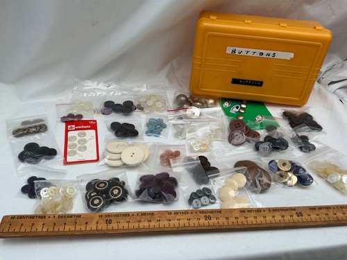 Vintage buttons mixed job - vintage,