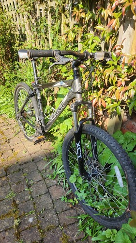 Giant boulder mountain - boulder, bike