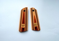 Replacement grips for Umarex