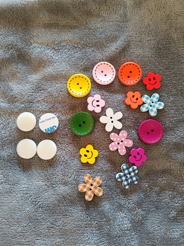 Mixed lot craft buttons wooden - lot,