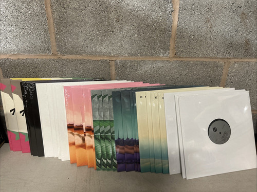 Electronic vinyl - 32, x