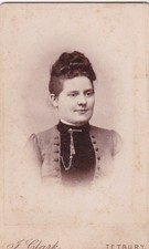 CDV PHOTO -SMART LADY. BAR BROOCH BY J. CLARK,  TETBURY