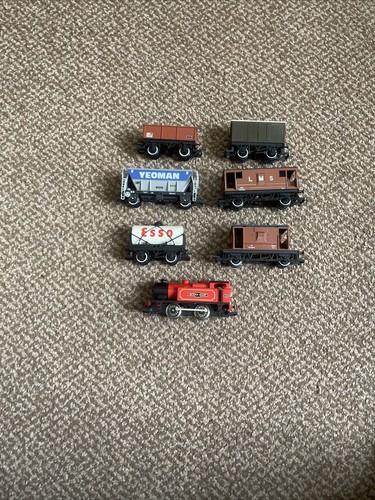 Hornby 040 loco and wagons - hornby,