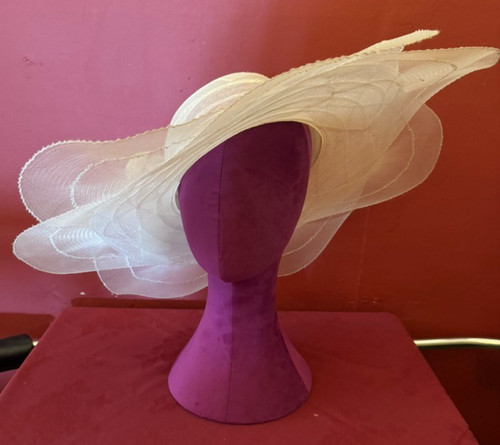 Stunning extra large hat cream - large,