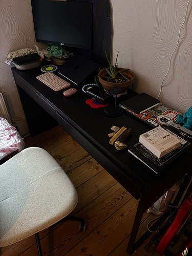 Ikea micke desk black - micke,