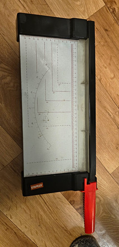 Staples paper guillotine - a4,