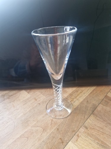 Air twisted stem glass - air,