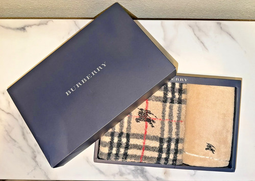 Burberry hand towel wash - &,