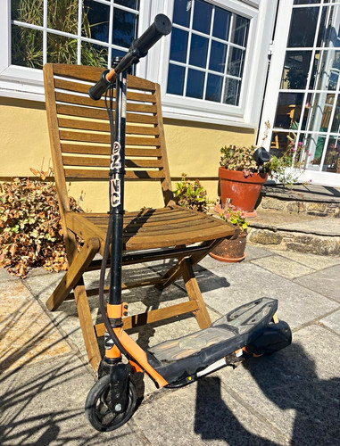 Zinc chargeable scooter