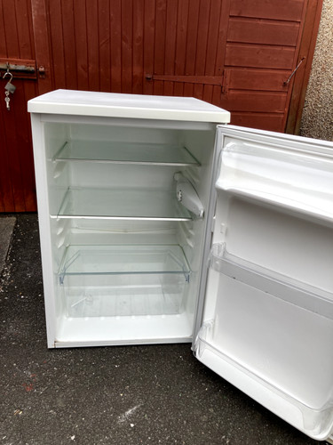 Below worktop zanussi fridge - worktop,
