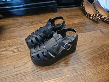 Berness Black Platrrorm