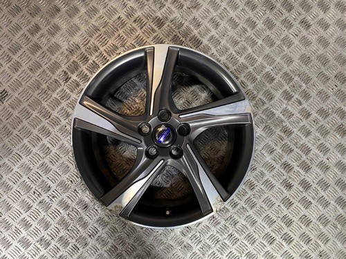 Volvo v40 r - 16-19, 17