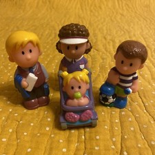 ELC Happyland Family Mum Dad