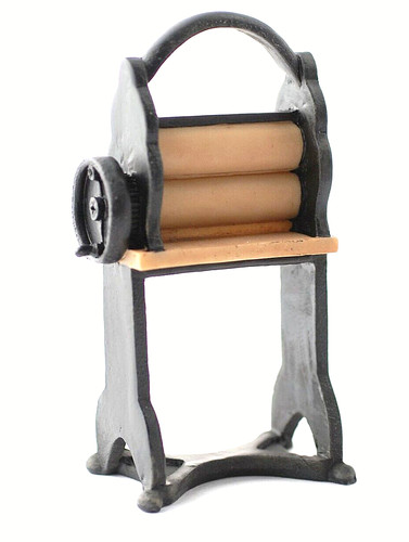 Dolls house 12th mangle - house, 1/12th