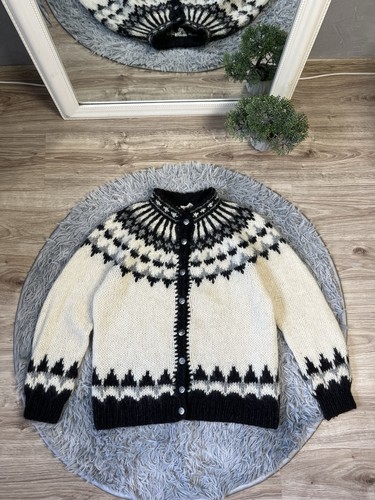 The handknitting association - the,
