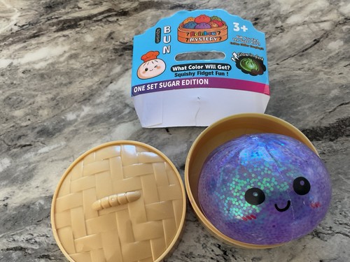 Rainbow mystery squishy - rainbow,