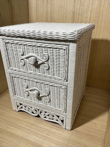 White wicker nightstand ratten - wicker,