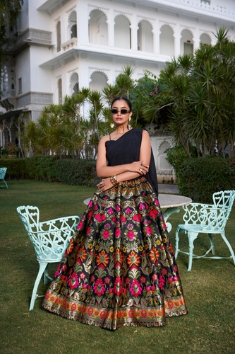 Indian pakistani ghagra - pakistani,